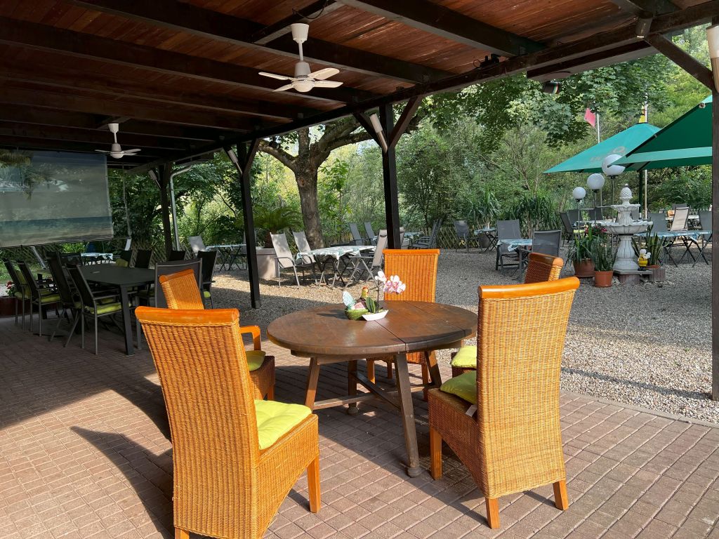 Zum Giggel Biergarten