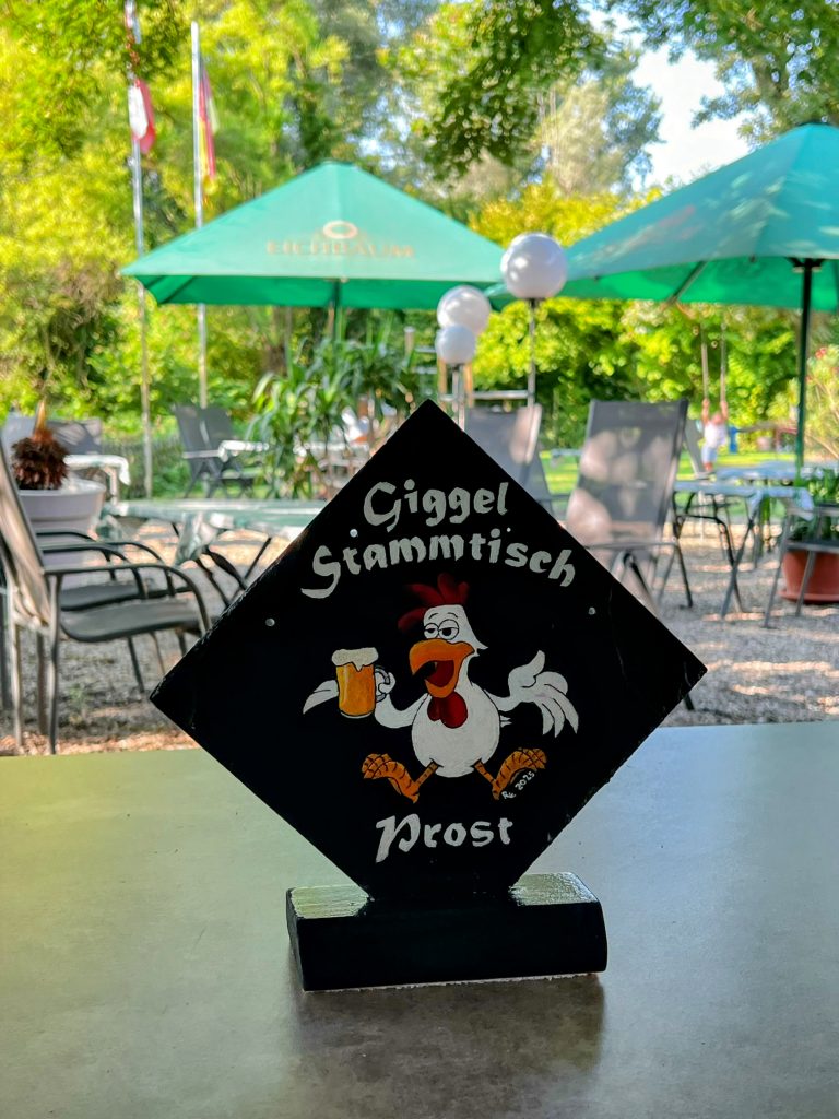 Zum Giggel Biergarten Stammtisch